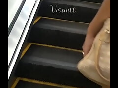 Fui Sem Calcinha No Shopping E Usando Um Vibrador Na Minha Buceta Controlado Pelo Safado Do Marido (COMPLETO NO RED)